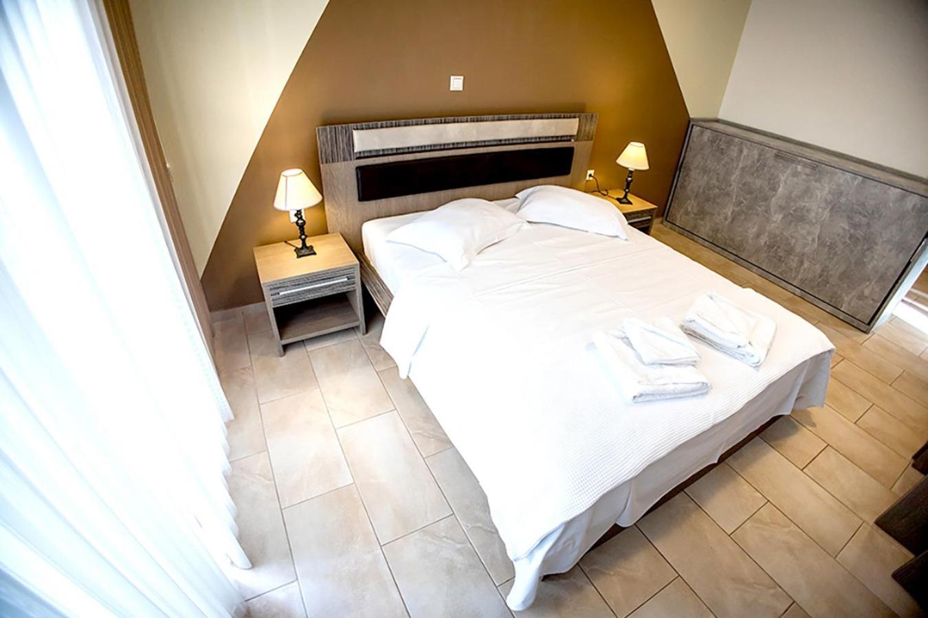 Dafni'S Seaside Luxury Studios Никити Экстерьер фото